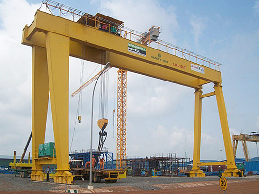 Cẩu giàn 42M Loại Trục Công suất 75 tấn trong Nhà máy Đóng tàu