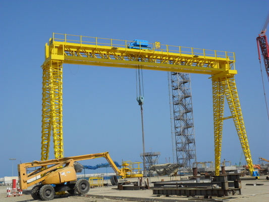 Cẩu giàn 42M Loại Trục Công suất 75 tấn trong Nhà máy Đóng tàu