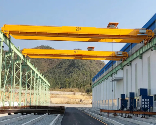 Cần cẩu EOT dầm đôi màu vàng 50Ton Mô hình Châu Âu với động cơ ABB trong xưởng