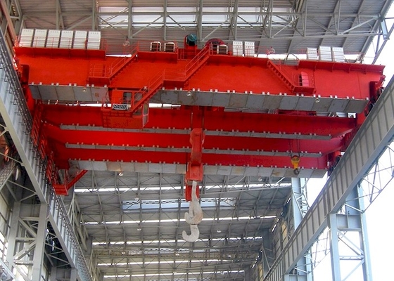 Kéo dài 10,5m-31,5m Cẩu thép chịu nhiệt Cabin Cần cẩu hạng nặng trên cao