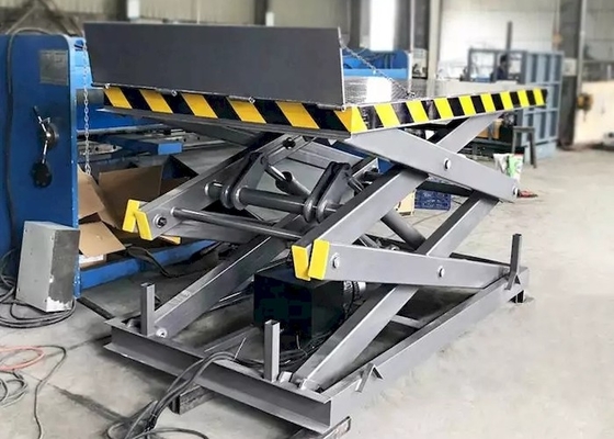 Nền tảng nâng thủy lực AC380V tải nặng 2000 * 2000mm Tải Dock kéo Thang máy