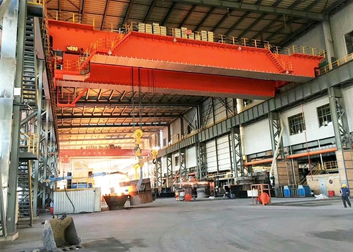 Kéo dài 10,5m-31,5m Cẩu thép chịu nhiệt Cabin Cần cẩu hạng nặng trên cao