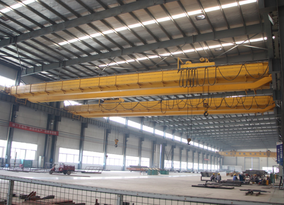 Cầu trục dầm điện đôi di động loại LH loại 50 tấn với xe đẩy điện